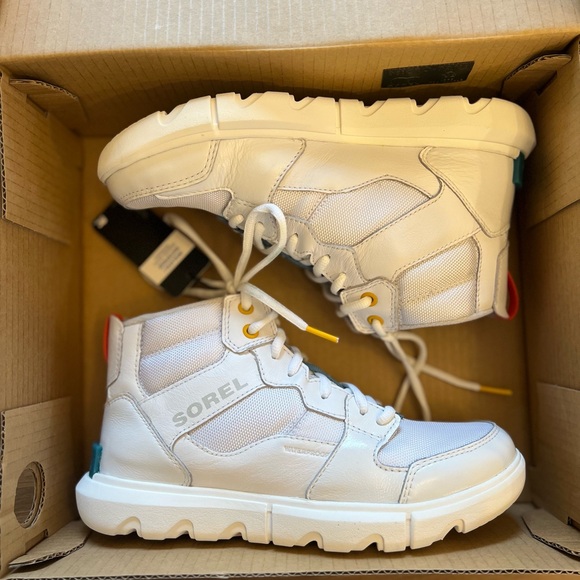 New in box Sorel Waterproof sneakers Women’s size 8 - Picture 8 of 11